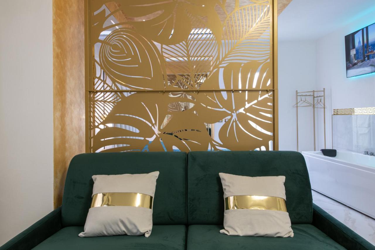 Fashion Apartment Gold Bologna With Jacuzzi & Car Garage Exterior foto
